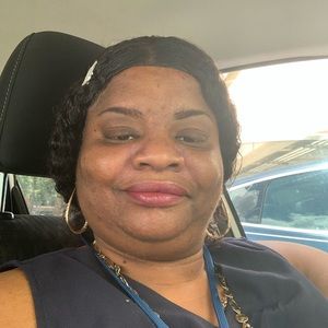 Meet your Posher, Desiree